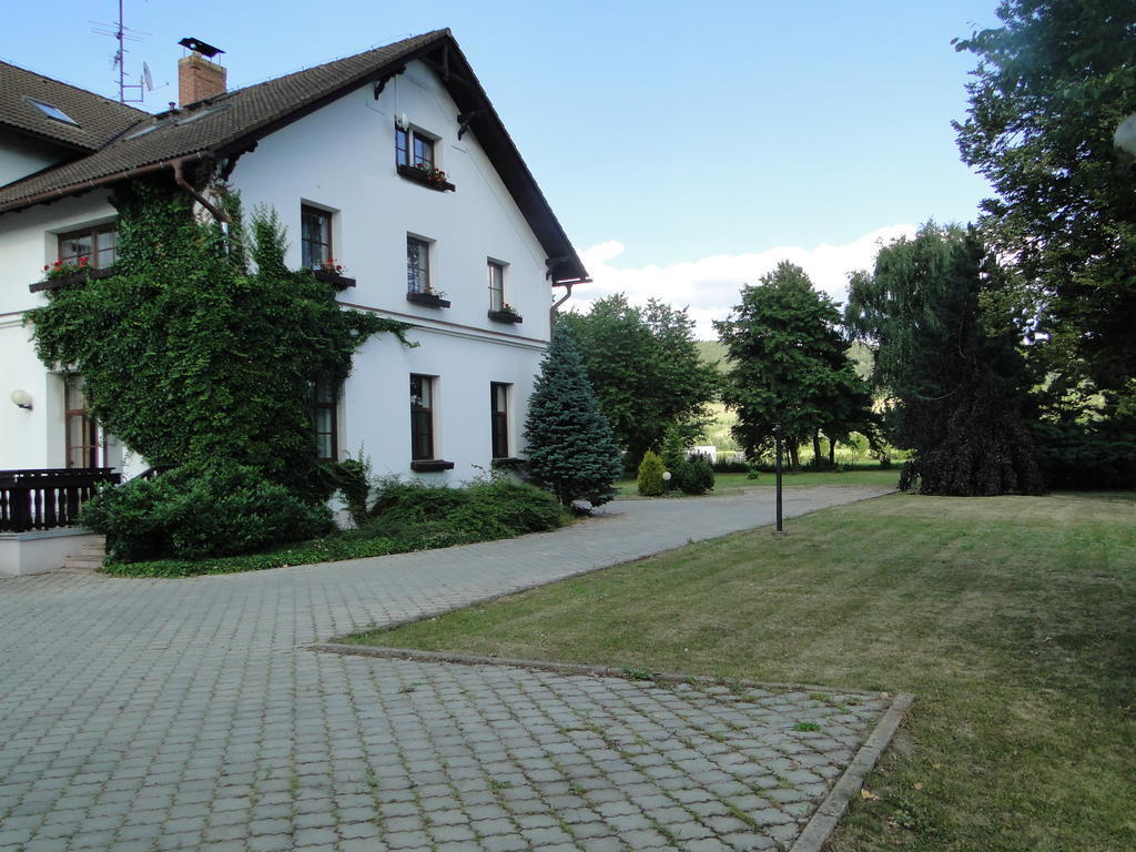 Villa Zerotin Penzion Bed & Breakfast Velke Losiny Exterior photo